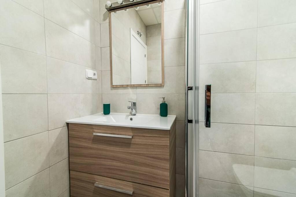 #15Pin-2 Apartamento De Un Dormitorio Plaza Castilla Madrid Exteriér fotografie