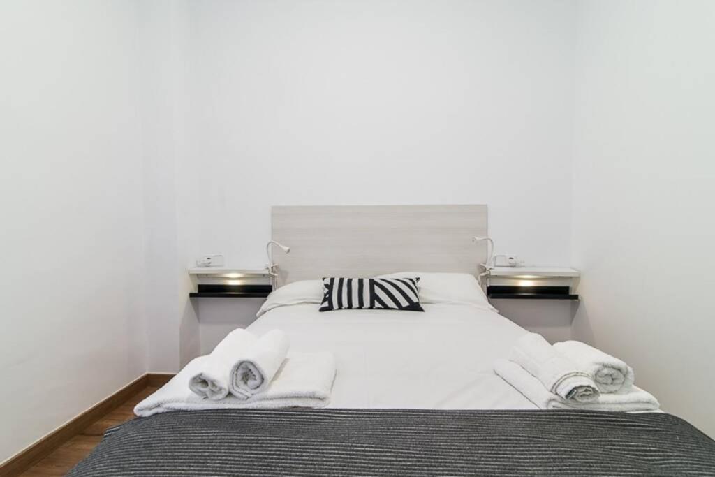 #15Pin-2 Apartamento De Un Dormitorio Plaza Castilla Madrid Exteriér fotografie