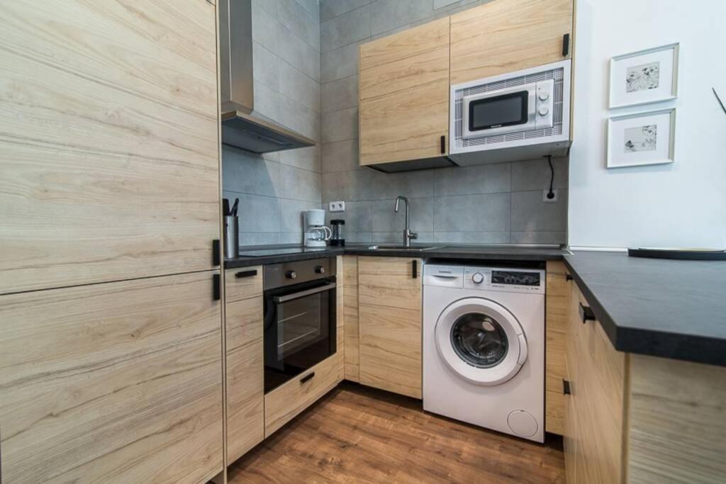 #15Pin-2 Apartamento De Un Dormitorio Plaza Castilla Madrid Exteriér fotografie